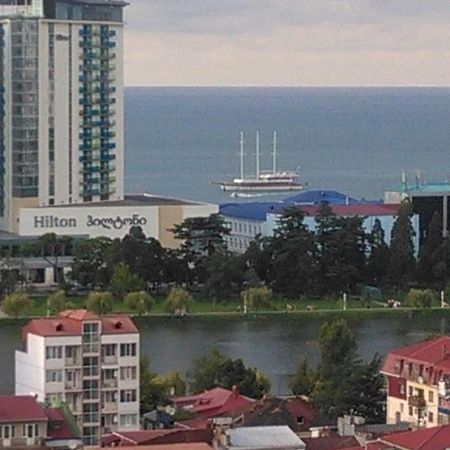 Apartment On Takaishvili Batumi Exterior photo